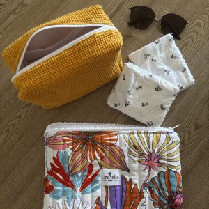 Set estivale : housse de tablette, trousse de toilette et coton démaquillant
